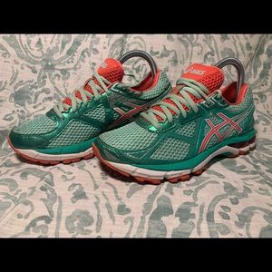 ASICS GT 2000 3 women’s size 6